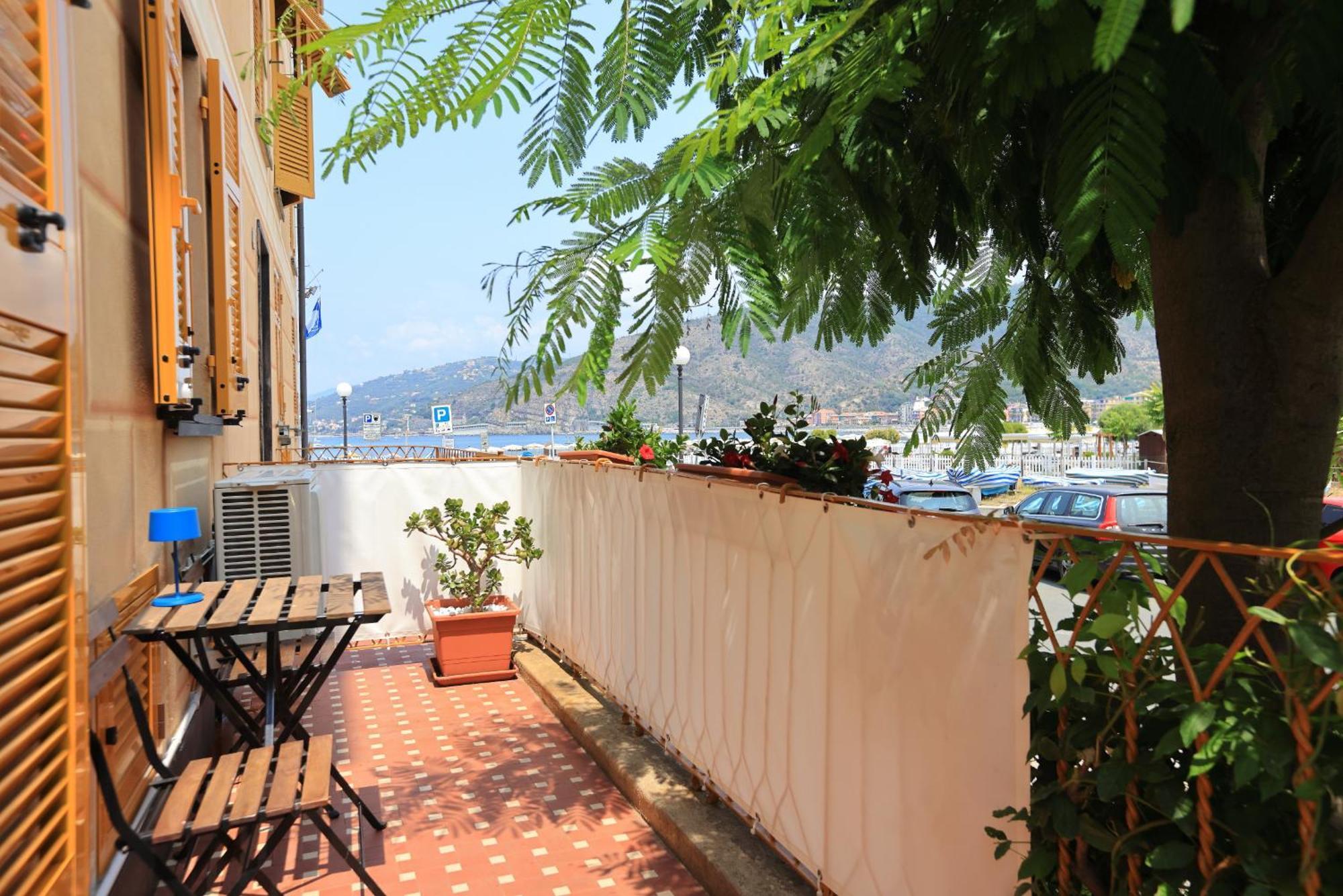 Adamaina - Sea View Apartment With Private Garage Сестри Леванте Екстериор снимка